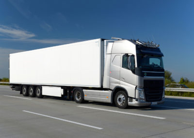 LKW auf Autobahn // Truck on highway